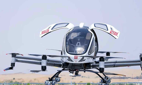 യാത്രക്കാരെ കൊണ്ടുപോകുന്ന ഡ്രോൺ അബൂദബിയിൽ പരീക്ഷണ പറക്കൽ നടത്തി