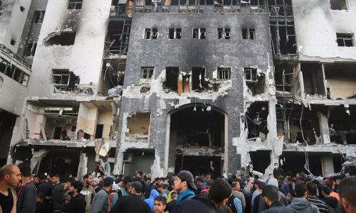 തലയറുത്ത് മാറ്റിയ നിലയിൽ മൃതദേഹങ്ങൾ; ഗസ്സയിൽ വീണ്ടും കൂട്ടക്കുഴിമാടം കണ്ടെത്തി