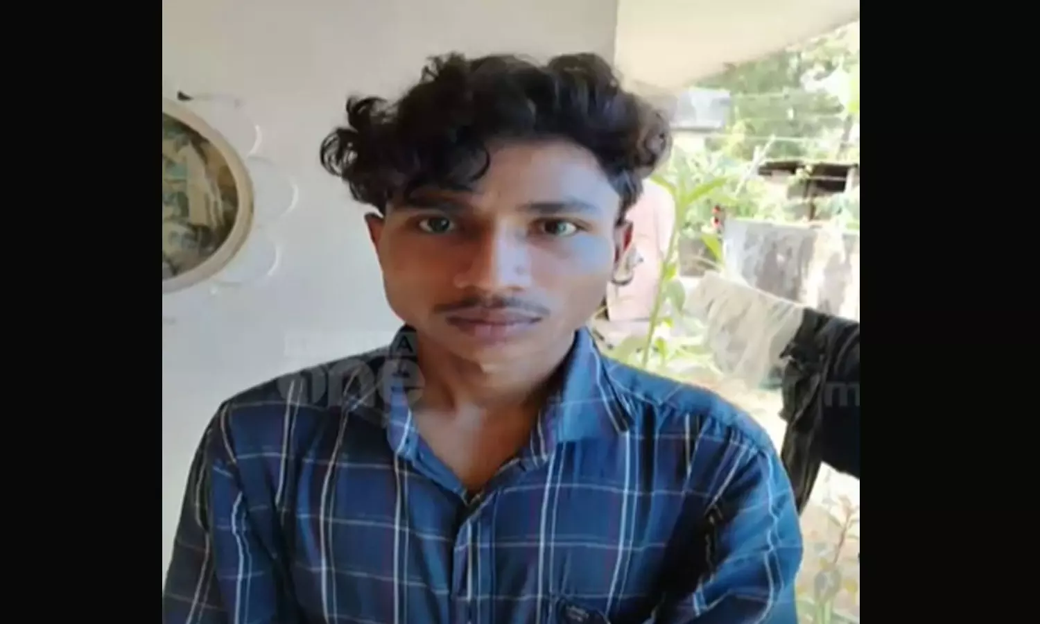 93 boottles of heroine seized at Perumbavoor