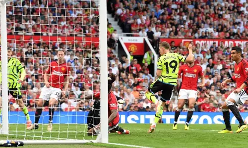 സിറ്റിക്ക് വീണ്ടും ചെക്ക്; യുണൈറ്റഡിനെ തകർത്ത് ആഴ്‌സനൽ തലപ്പത്ത്