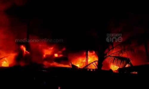 Massive fire in Kasaragod,Cheruvathoor fire station, paddy feilds,latest news malayalam