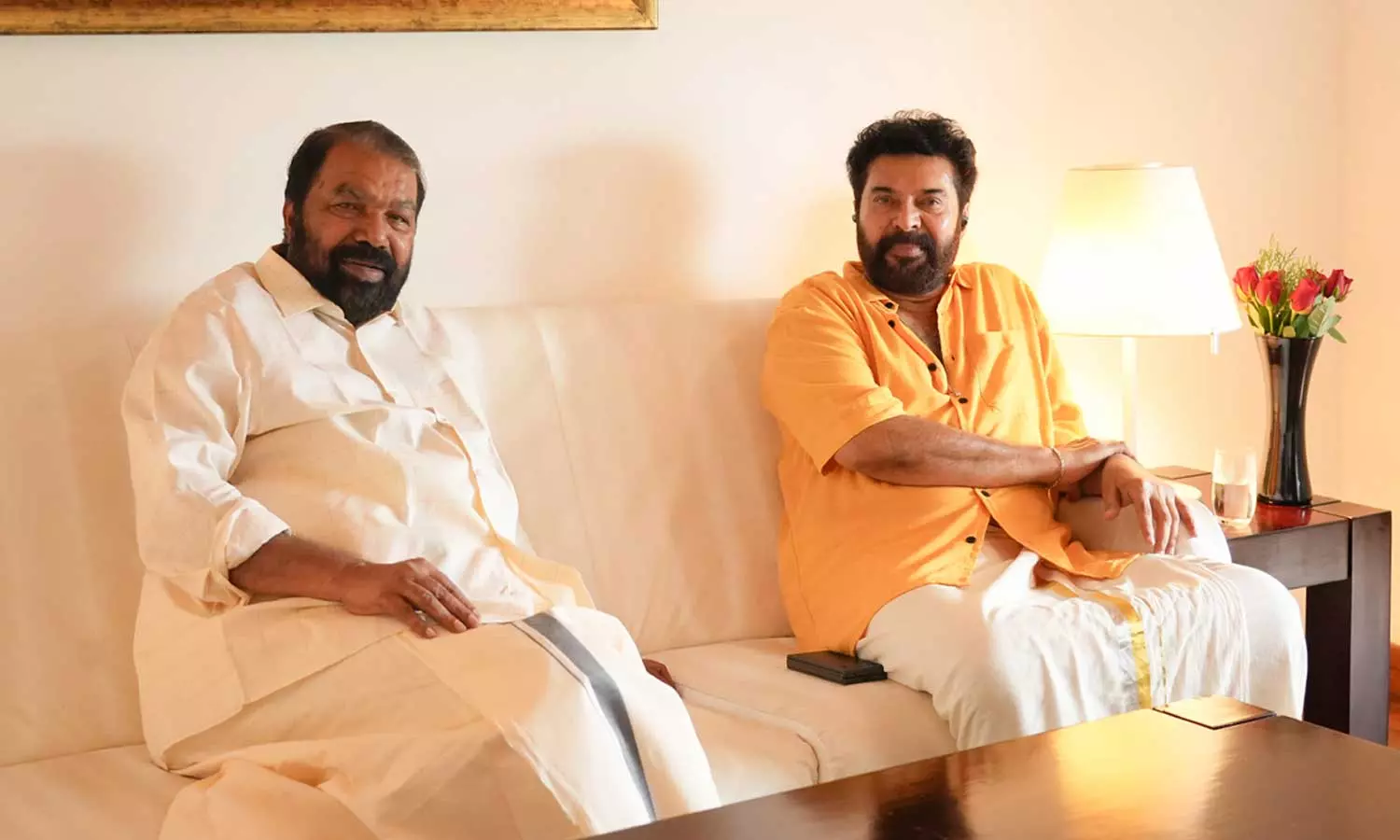 മമ്മൂട്ടിക്കെതിരായ സംഘ്പരിവാർ വിദ്വേഷ പ്രചാരണം; നടന് പിന്തുണയുമായി മന്ത്രിമാരും എം.പിയും മമ്മൂട്ടിക്കെതിരായ സംഘ്പരിവാർ വിദ്വേഷ പ്രചാരണം; നടന് പിന്തുണയുമായി മന്ത്രിമാരും എം.പിയും