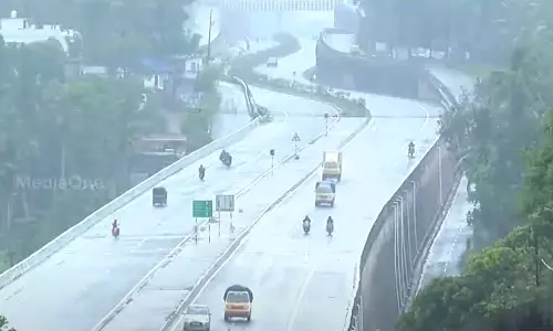 Rain, Kerala,summer rain,weather update today,latest malayalam news,കനത്തമഴ,കാലാവസ്ഥ,കേരളത്തില്‍ മഴ,വേനല്‍മഴ,താപനില കുറഞ്ഞു