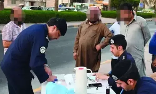 In Kuwait, 25,850 people were fined for various violations