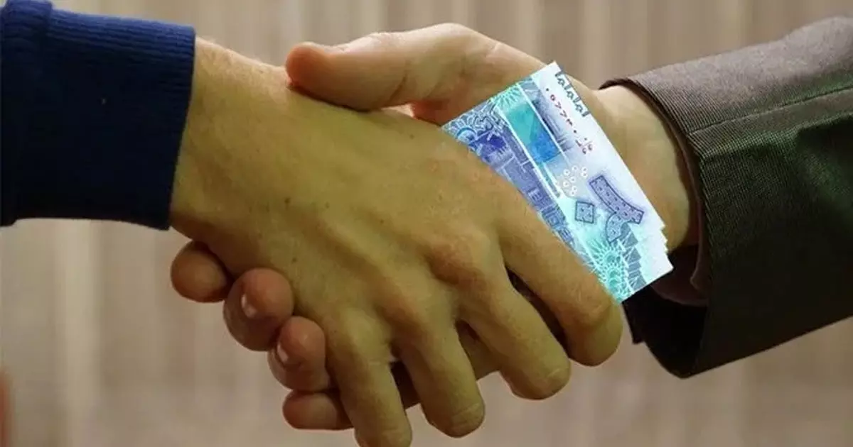 വിസ ഇടപാട് വേഗത്തിലാക്കാൻ കൈക്കൂലി: കുവൈത്തിൽ റസിഡൻസി അഫയേഴ്‌സ് ജീവനക്കാരിക്ക് നാല് വർഷം തടവ്