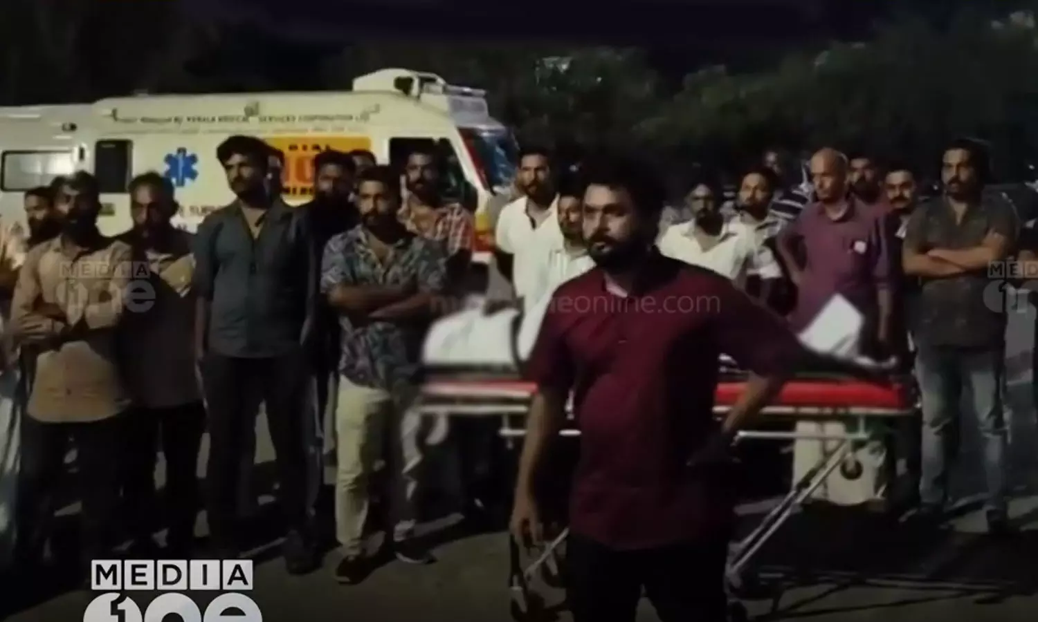 protest in alappuzha medical college with dead body over medical negligence allegation protest in alappuzha medical college with dead body over medical negligence allegation