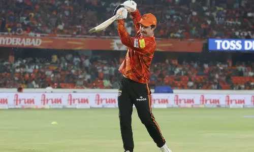 മഴ കളിച്ചു; ഹൈദരാബാദ് പ്ലേ ഓഫിൽ