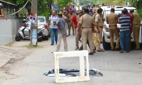 കൊച്ചിയിൽ നവജാത ശിശുവിനെ കൊന്ന കേസ്: യുവതിയെ കസ്റ്റഡിയിൽ വാങ്ങാനാകാതെ പൊലീസ്