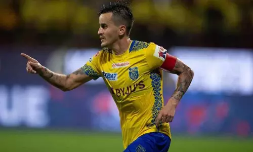 നായകൻ ലൂണ ബ്ലാസ്‌റ്റേഴ്‌സിനൊപ്പം തുടരും; മൂന്ന് വർഷത്തേക്ക് കരാർ പുതുക്കി