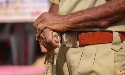 4 Kanpur cops thrash street vendor for refusing free coconut water, suspended