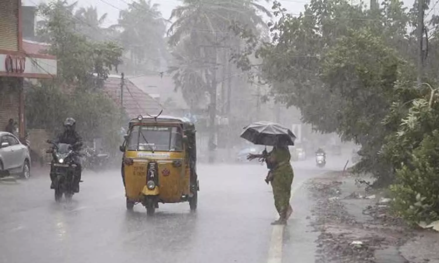 Heavy rain red alert in 4 districts Heavy rain red alert in 4 districts