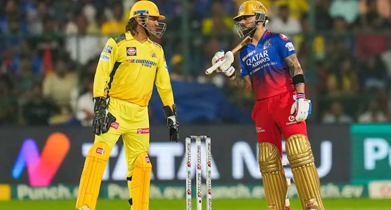 കോഹ്‌ലിക്ക് കൈകൊടുക്കാതെ ഡ്രസിങ് റൂമിലേക്ക് മടങ്ങി ധോണി; പിന്നീട് സംഭവിച്ചത്- വീഡിയോ