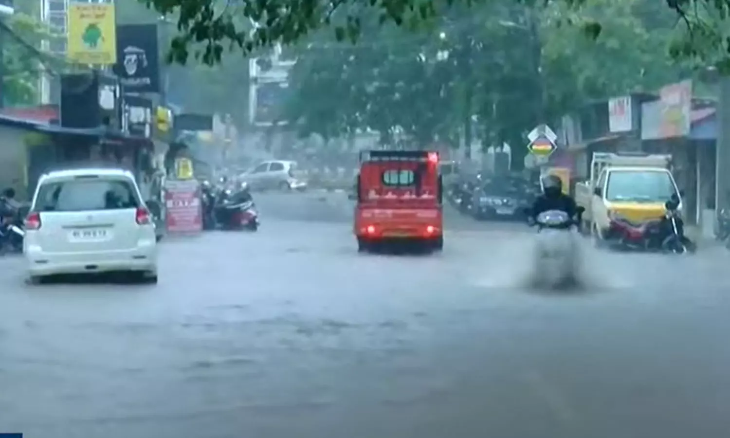kerala, rain ,Red Alert ,kerala rain updates,weather update today,കേരളത്തില്‍ മഴ,കാലവര്‍ഷം,കാലാവസ്ഥ മുന്നറിയിപ്പ്,വേനല്‍ മഴ കനക്കുന്നു