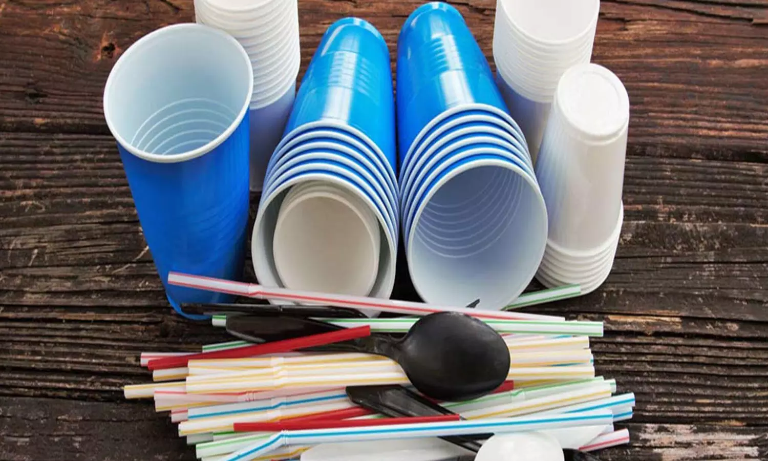 ഫോം കപ്പുകൾ നിരോധിച്ച് അബൂദബി; ജൂൺ ഒന്ന് മുതൽ വിലക്ക് ഫോം കപ്പുകൾ നിരോധിച്ച് അബൂദബി; ജൂൺ ഒന്ന് മുതൽ വിലക്ക്