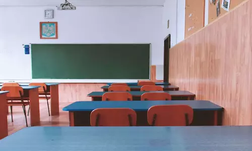 teacher,UPteacher,UPschool, thrashing a Class 10 student,hearing loss,കേള്‍വി ശക്തി നഷ്ടമായി,പത്താം ക്ലാസ്,അധ്യാപകന്‍റെ മര്‍ദനം,യു.പി സ്കൂള്‍,സ്കൂള്‍ അധ്യാപകനെതിരെ കേസ്