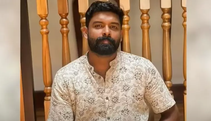 Amal Manohar Amal Manohar