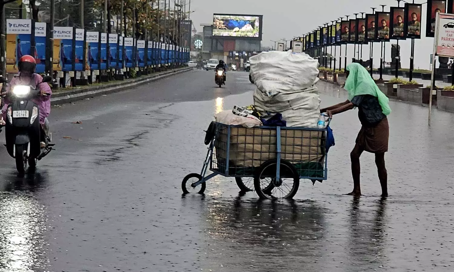 ശക്തമായ മഴക്കൊപ്പം പകര്‍ച്ചവ്യാധികളും: സംസ്ഥാനത്ത് കണ്‍ട്രോള്‍ റൂം ആരംഭിച്ചു