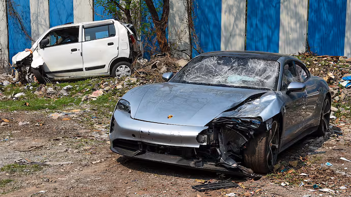 Pune Porsche accident