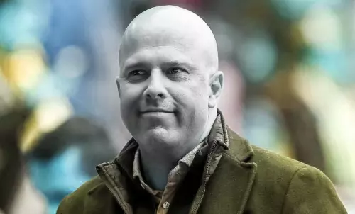 യര്‍ഗന്‍ ക്‌ളോപ്പ്, ആന്‍ഫീല്‍ഡ്, ലിവര്‍പൂള്‍ ഫുട്‌ബോള്‍ ക്ലബ്, ആര്‍നെ സ്ലോട്ട്