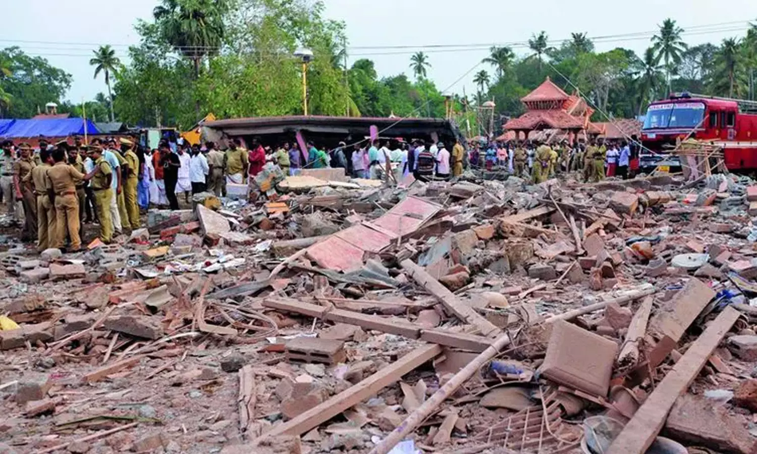 puttingal fire accident enters to trial accused should appear in court puttingal fire accident enters to trial accused should appear in court