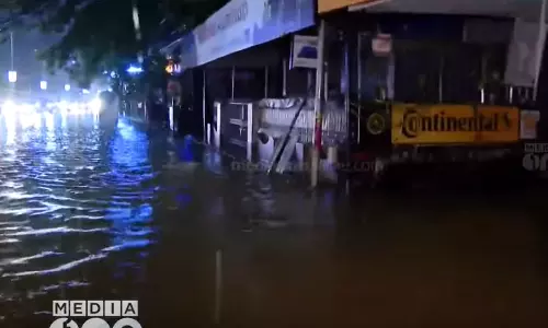 Waterlogging in Kozhikode district due to heavy rain Two injured when wall collapsed and tree fell