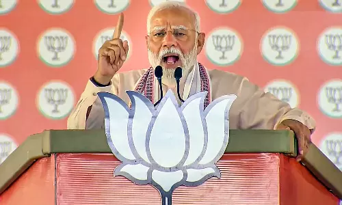 വോട്ട് ബാങ്കിനെ പ്രീണിപ്പിക്കാൻ കോൺഗ്രസ് ഇന്ത്യയെ വിഭജിച്ച് രണ്ട് മുസ്ലിം രാഷ്ട്രങ്ങളുണ്ടാക്കി; വിദ്വേഷം നിര്ത്താതെ മോദി വോട്ട് ബാങ്കിനെ പ്രീണിപ്പിക്കാൻ കോൺഗ്രസ് ഇന്ത്യയെ വിഭജിച്ച് രണ്ട് മുസ്ലിം രാഷ്ട്രങ്ങളുണ്ടാക്കി; വിദ്വേഷം നിര്ത്താതെ മോദി