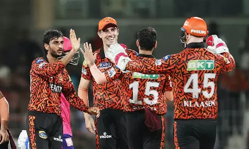 സബാഷ് ഷഹബാസ്; രാജസ്ഥാനെ കറക്കി വീഴ്ത്തി ഹൈദരാബാദ് ഫൈനലില് സബാഷ് ഷഹബാസ്; രാജസ്ഥാനെ കറക്കി വീഴ്ത്തി ഹൈദരാബാദ് ഫൈനലില്