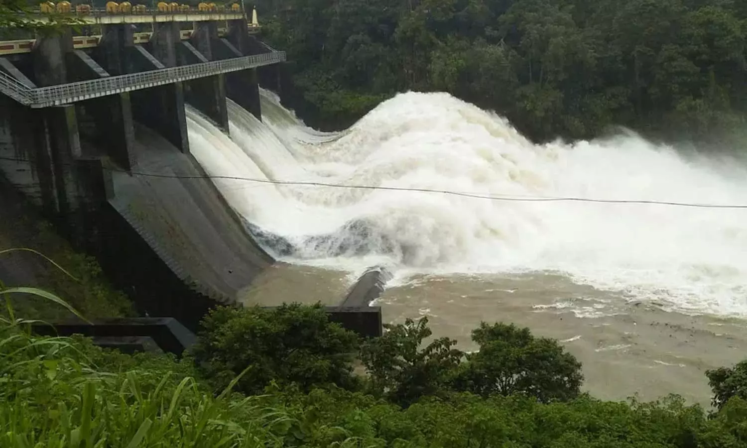 കനത്തമഴ: കല്ലാർകുട്ടി, പാംബ്ല ഡാമുകൾ തുറക്കാൻ അനുമതി കനത്തമഴ: കല്ലാർകുട്ടി, പാംബ്ല ഡാമുകൾ തുറക്കാൻ അനുമതി