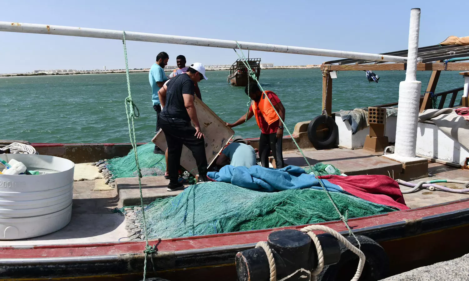 ഖത്തറിൽ മത്സ്യബന്ധന, ടൂറിസ്റ്റ് ബോട്ടുകളിൽ കർശന പരിശോധന ഖത്തറിൽ മത്സ്യബന്ധന, ടൂറിസ്റ്റ് ബോട്ടുകളിൽ കർശന പരിശോധന