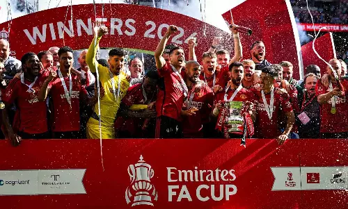 ആരാധകർ വീണ്ടും മനംനിറഞ്ഞുപാടി; ഗ്ലോറി ഗ്ലോറി യുനൈറ്റഡ്... ആരാധകർ വീണ്ടും മനംനിറഞ്ഞുപാടി; ഗ്ലോറി ഗ്ലോറി യുനൈറ്റഡ്...