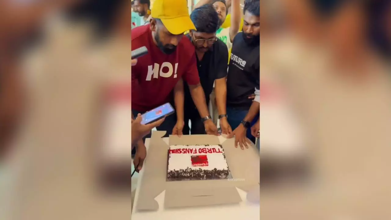 സലാലയിൽ ടർബോ ഫാൻസ് ഷോ സംഘടിപ്പിച്ചു സലാലയിൽ ടർബോ ഫാൻസ് ഷോ സംഘടിപ്പിച്ചു