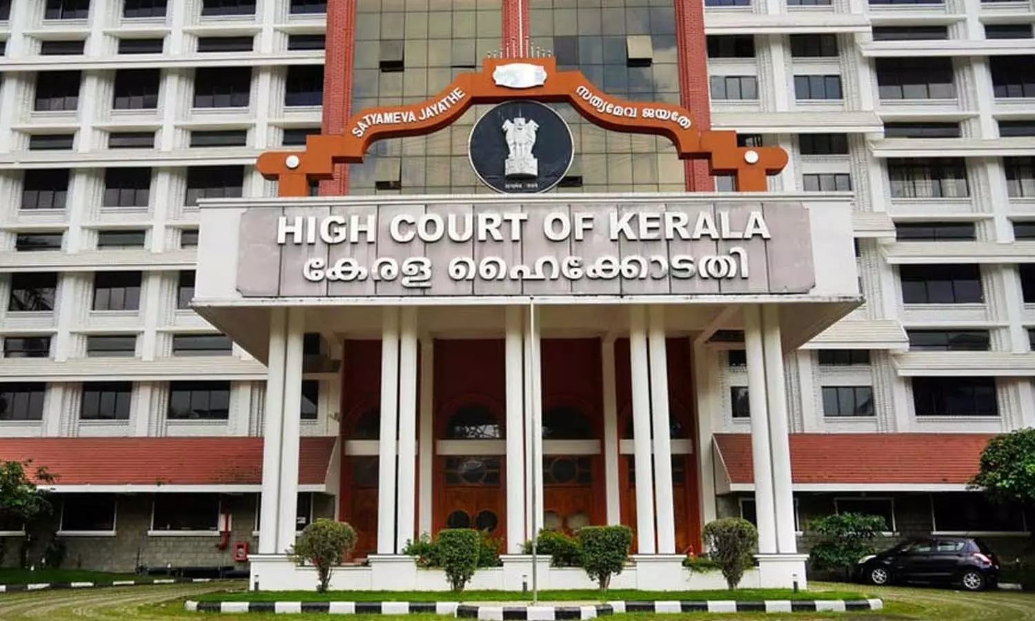 42 ഭൂമി കേസുകളിൽ തോറ്റിട്ടും എന്ത് കൊണ്ട് അപ്പീൽ പോയില്ല; മൂന്നാർ പട്ടയക്കേസിൽ സർക്കാറിന് ഹൈക്കോടതി വിമർശനം 42 ഭൂമി കേസുകളിൽ തോറ്റിട്ടും എന്ത് കൊണ്ട് അപ്പീൽ പോയില്ല; മൂന്നാർ പട്ടയക്കേസിൽ സർക്കാറിന് ഹൈക്കോടതി വിമർശനം