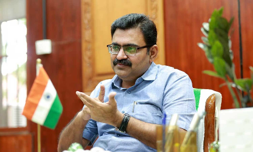 വെള്ളക്കെട്ട്: 4000 കോടി കൈയിലുണ്ടെങ്കിൽ  ഒറ്റയടിക്ക് കൊച്ചിയെ സിംഗപ്പൂരാക്കുമെന്ന് മേയർ