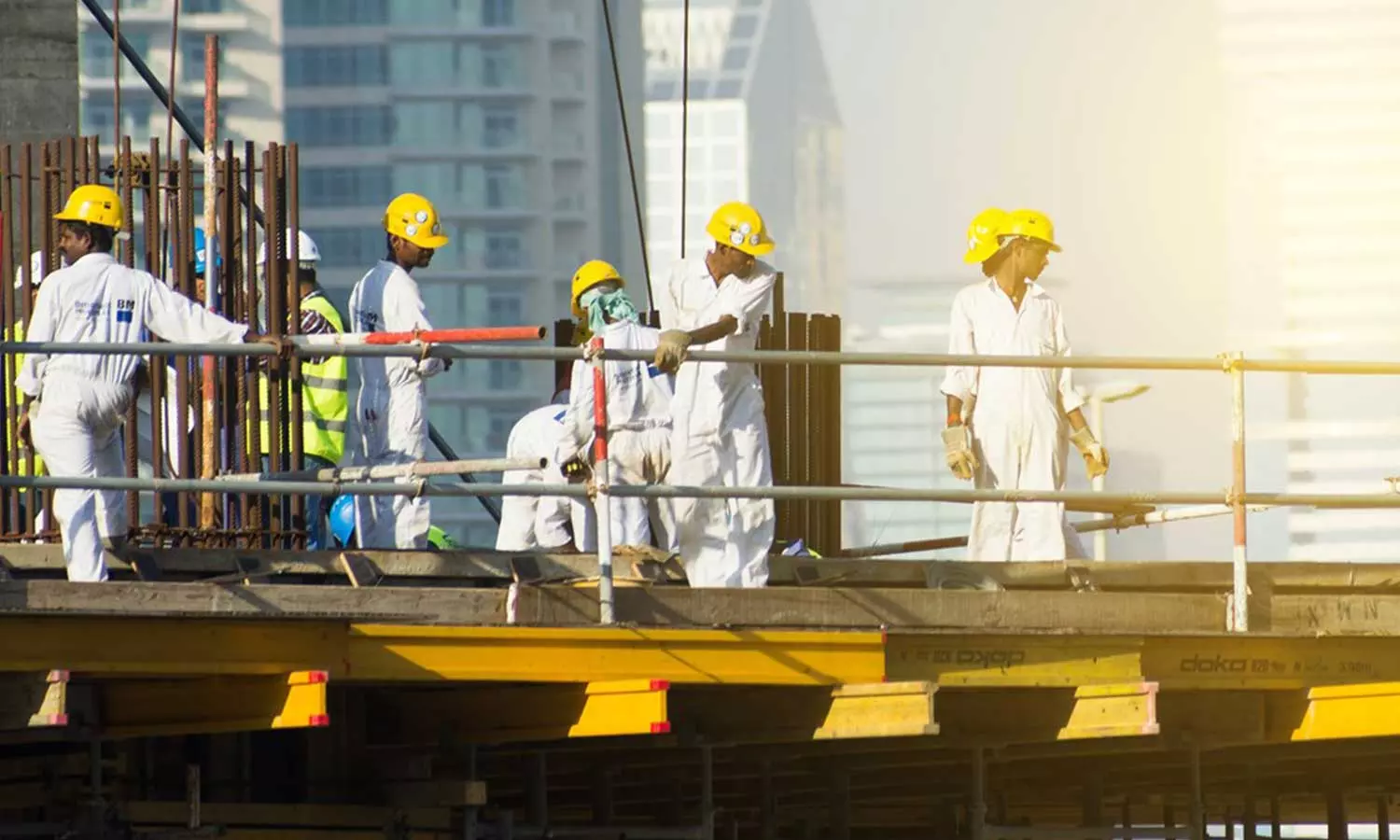 UAE Announces Midday Break For Outdoor Workers UAE Announces Midday Break For Outdoor Workers