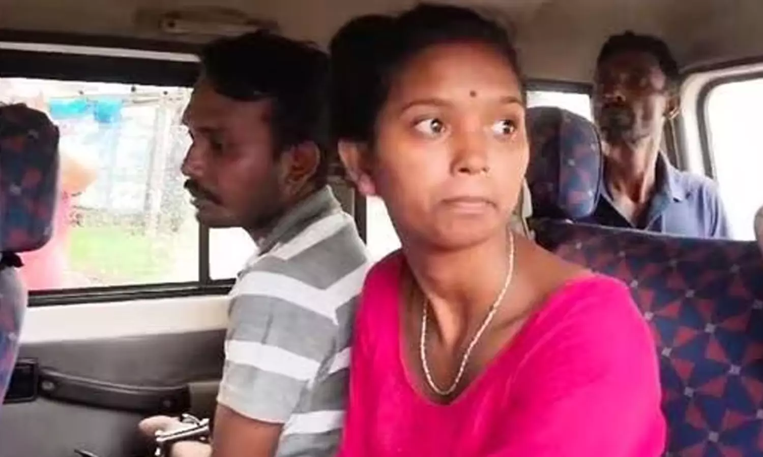 Parents held for allegedly pouring hot oil on 3-year-old son Parents held for allegedly pouring hot oil on 3-year-old son