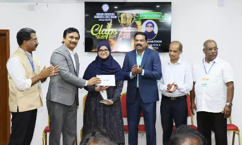 സി.ബി.എസ്.ഇ മികച്ച വിജയം നേടിയ വിദ്യാർത്ഥികൾക്ക് ഐ.ഒ.സി സലാല ഉപഹാരം നൽകി