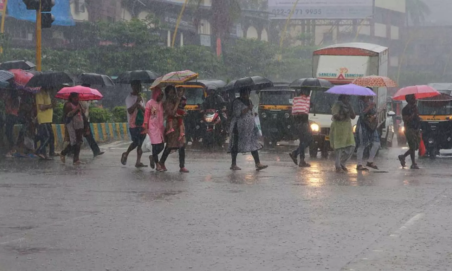 rain keralaHeavy rains: Holiday tomorrow in seven districts,latest rain news malayalam അതിതീവ്ര മഴ: എഴ് ജില്ലകളിൽ നാളെ അവധി