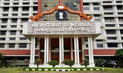 Orthodox - Jacobite Church Controversy; High Court directs Collectors to take over six mosques, latest news malayalam ഓർത്തഡോക്സ് - യാക്കോബായ പള്ളിത്തർക്കം; ആറ് പള്ളികൾ ഏറ്റെടുക്കാൻ കലക്ടർമാർക്ക് ഹൈക്കോടതി നിർദേശം