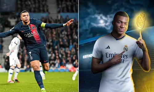 റയലിൽ എംബാപെയുടെ റോൾ;വിനീഷ്യസിനും റോഡ്രിഗോക്കുമൊപ്പം ഫ്രഞ്ച് താരവും ഒന്നിക്കുമ്പോൾ