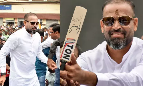 അധീർ രഞ്ജൻ ചൗധരിയെ ബൗൾഡാക്കിയ യൂസുഫ് പത്താന്‍ മാജിക്