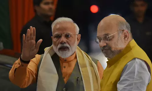 ഓഹരി വിപണിയിലെ ചാഞ്ചാട്ടം; മോദിയുടെയും അമിത്ഷായുടെയും പങ്ക് അന്വേഷിക്കണമെന്ന് സെബിക്ക് പരാതി