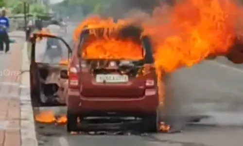 kozhikode car fire