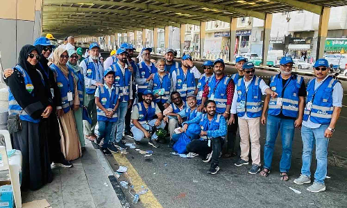 Tanima volunteers sheltered the pilgrims in the intense heat