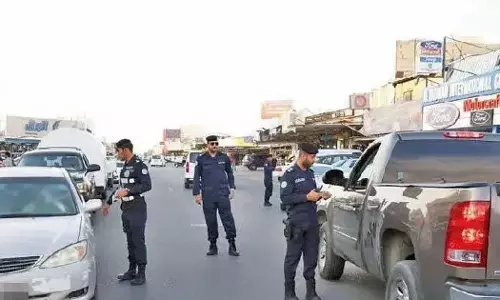 Kuwait police use advanced technology to catch uninsured vehicles