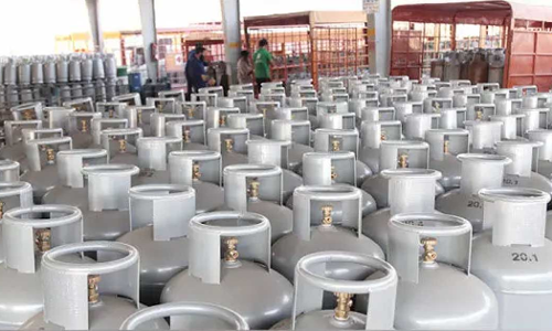 Omans Ministry of Commerce, Industry and Investment Promotion has announced that consumers will have to pay insurance fees for cooking gas cylinders from December this year.