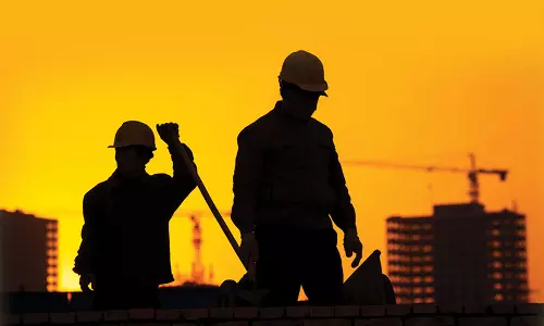 സൗദിയിൽ മധ്യാഹ്ന വിശ്രമ നിയമം നടപ്പിലാക്കും; ജൂൺ 15 മുതൽ പ്രാബല്യത്തിൽ