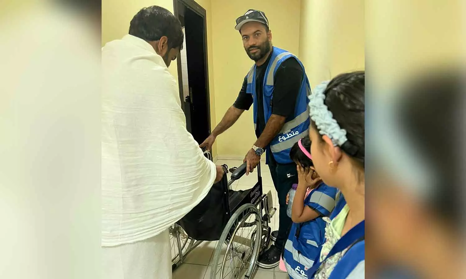 Tanima volunteers distributed wheelchairs to sick pilgrims