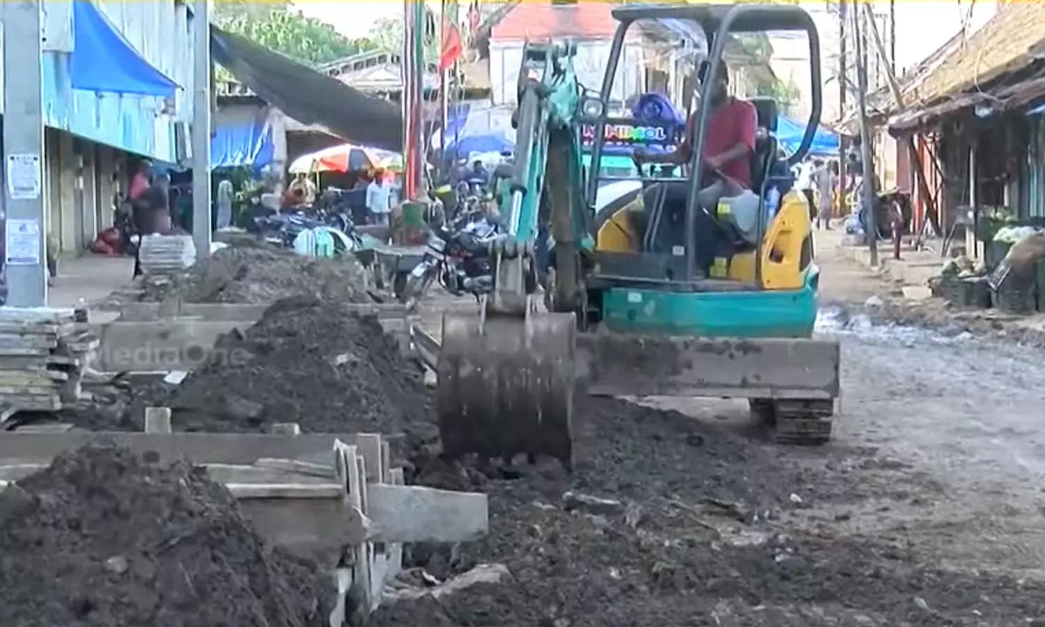 സ്മാർട്ട് സിറ്റി റോഡ്; സഞ്ചാര യോഗ്യമാക്കാനായി പ്രഖ്യാപിച്ച സമയപരിധി ഇന്ന് അവസാനിക്കും