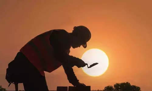 UAE To Implement Midday Break From Today