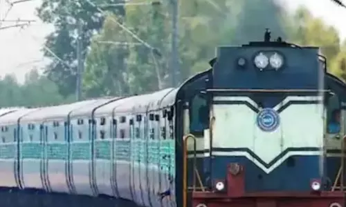 Train not stopped at station: Railways seeks explanation,iringal railway station,alapuzha kannur executive,latest news malayalamസ്റ്റേഷനിൽ ട്രയിൻ നിർത്തിയില്ല: വിശദീകരണം തേടി റെയിൽവെ